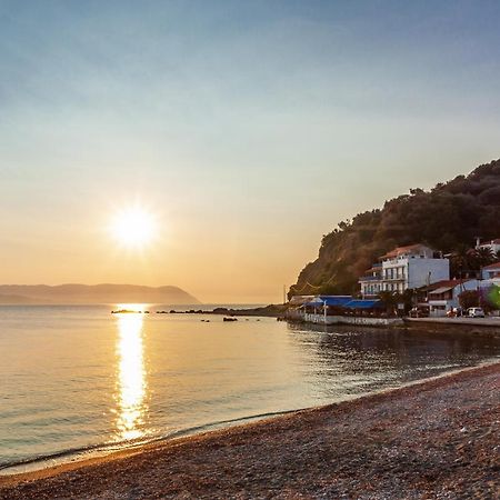 Elios Private Living Villa Нео Клима Екстериор снимка